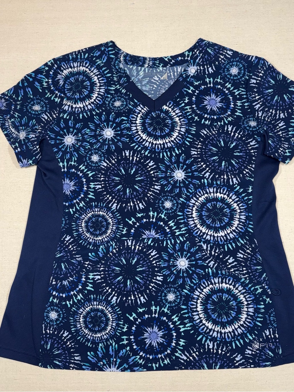 White Cross - Fit - Navy Blue Patterned V-Neck Scrub Top - Size XL